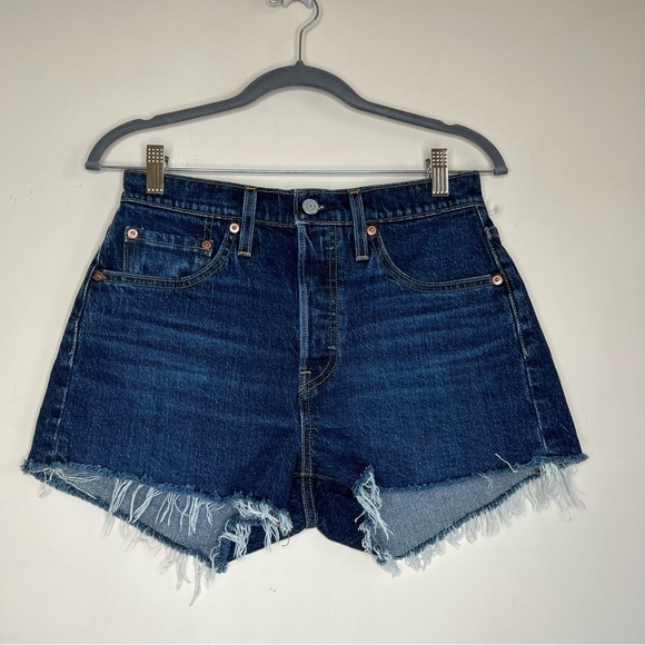 Unworn Sample - Levi's 501 Original Shorts in Salsa T3 Shaker - Picture 7 of 16